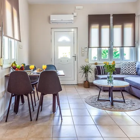 Eleanna's House - 400m From The *