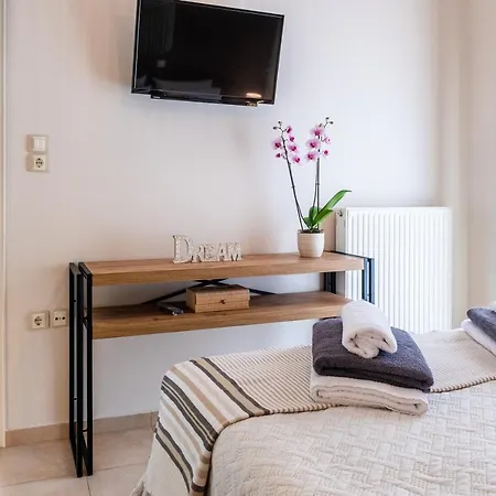 شقة Eleanna's House - 400m From The *