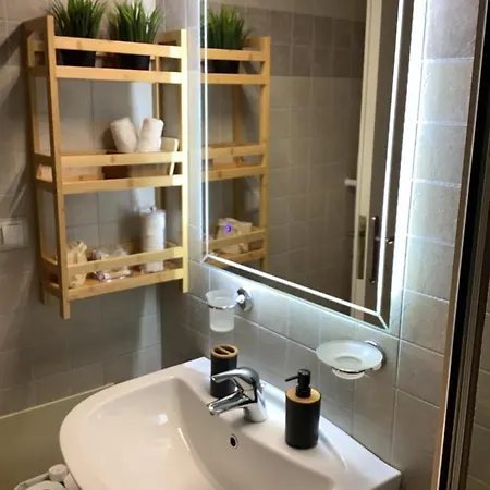 Eleanna's House - 400m From The شقة ريثيمنو