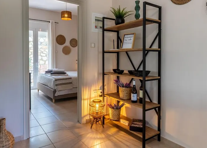 Апартаменты Eleanna's House - 400m From The *